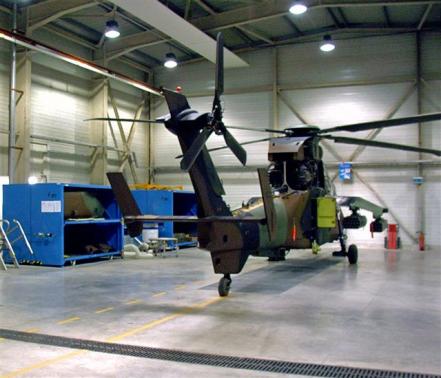 Base hélicoptère armée Française - Stockage coulissant pièces lourdes